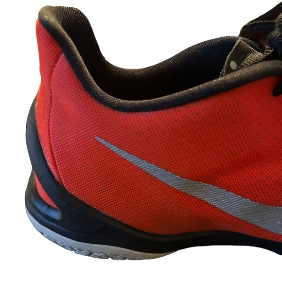 Nike Hyperchase Basketball Shoes - Picture 5 of 6